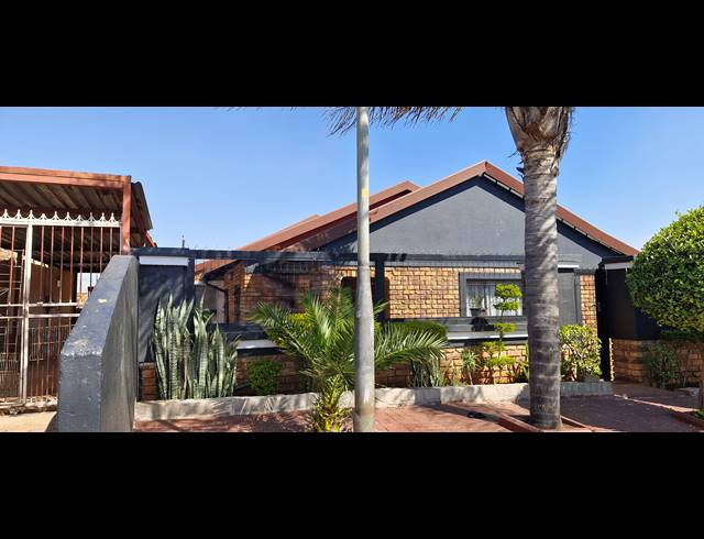 2 BEDROOM FREEHOLD FOR SALE IN MAMELODI EAST